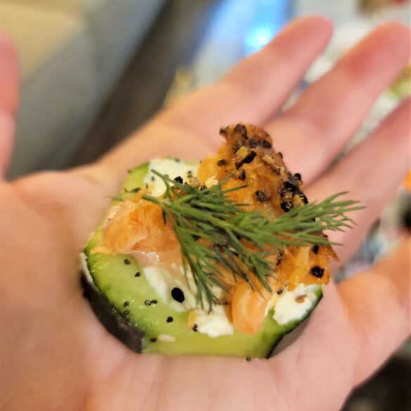 Cucumber salmon bites